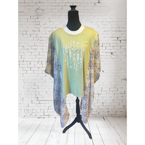 Boho Upcycled Floral Tshirt Poncho One Size - Picture 1 of 3